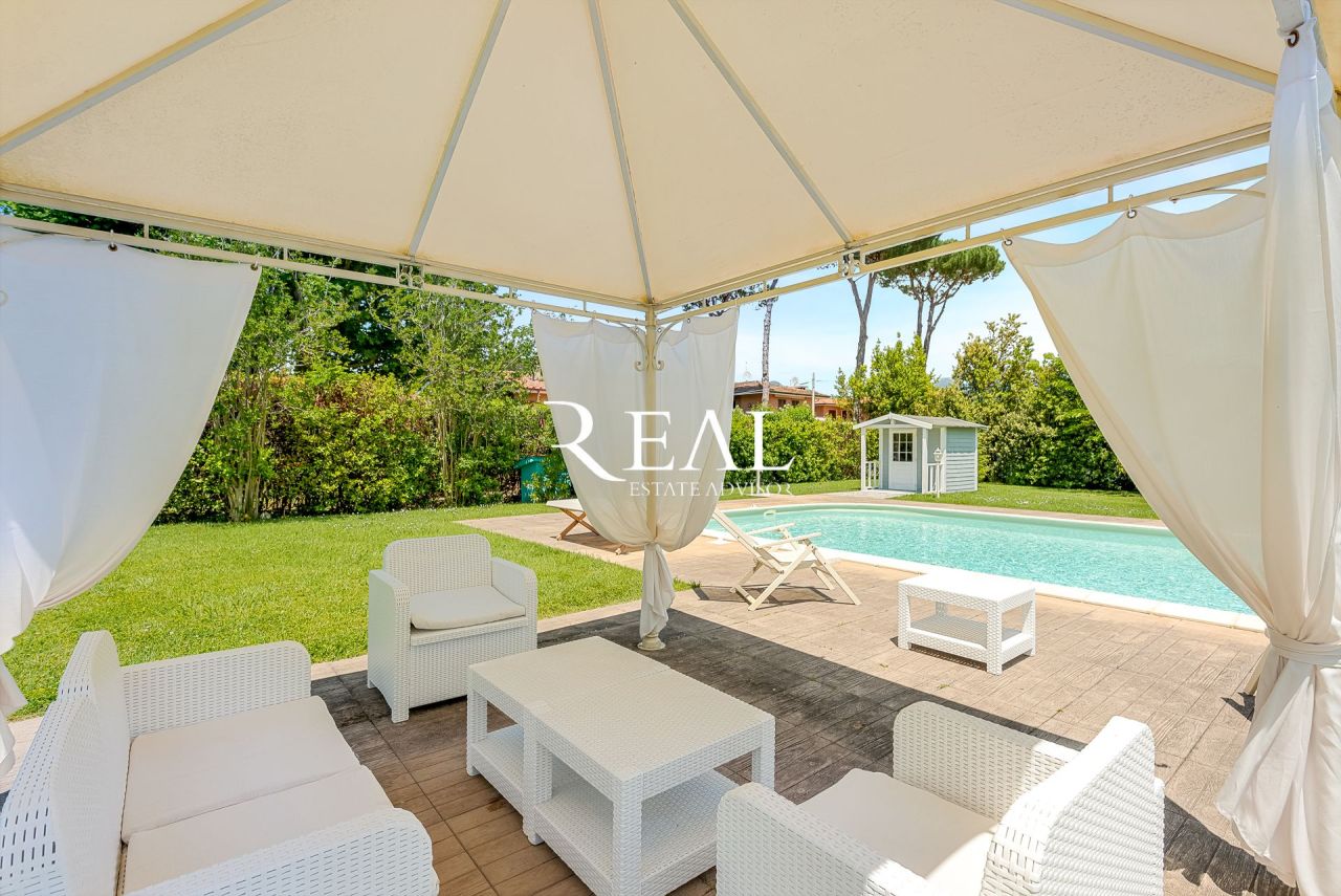 Вилла в Форте деи Марми, Италия, 450 м² - фото 7