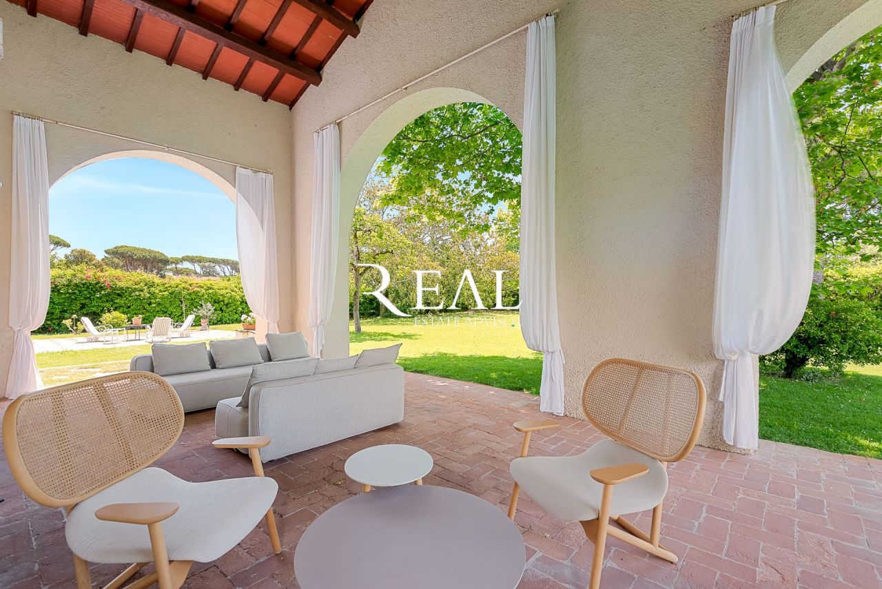 Вилла в Форте деи Марми, Италия, 450 м² - фото 11