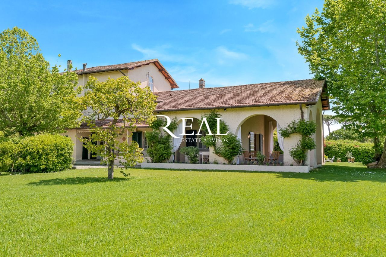 Вилла в Форте деи Марми, Италия, 450 м² - фото 4