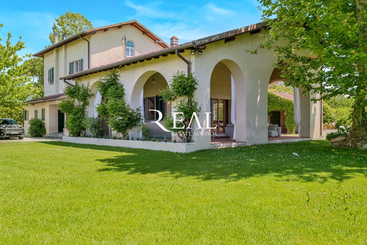 Вилла в Форте деи Марми, Италия, 450 м² - фото 3