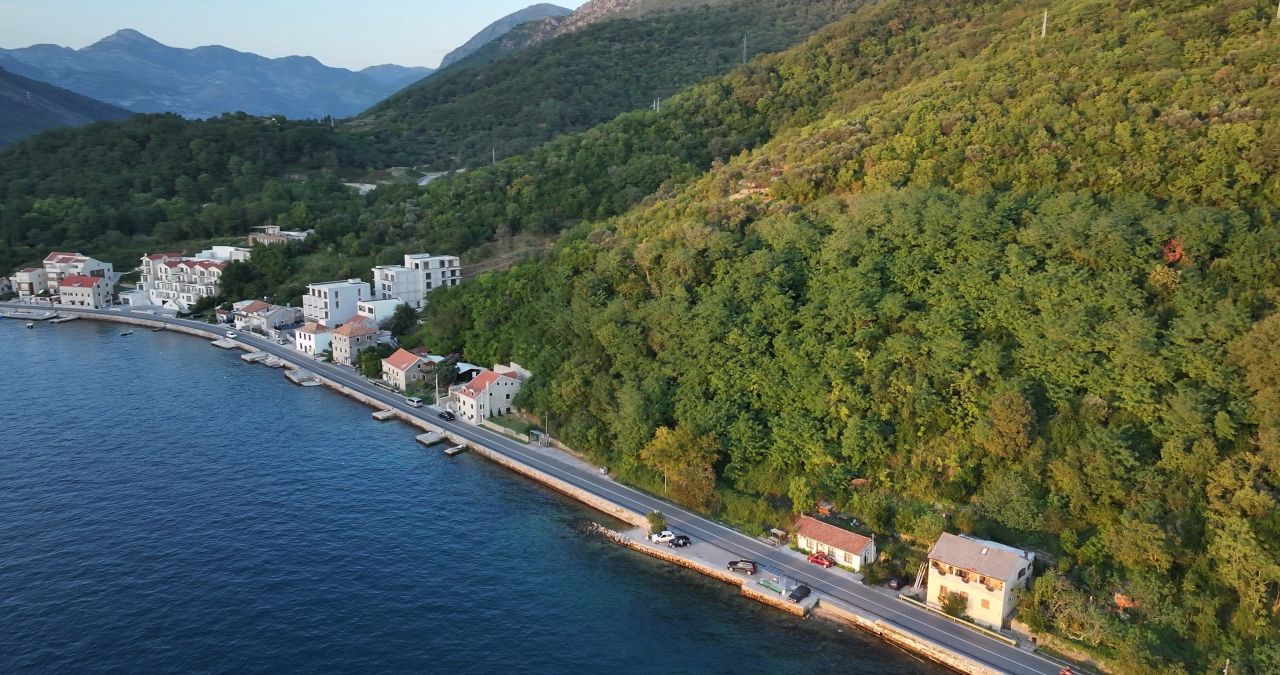 Земля в Тивате, Черногория, 11 342 м² - фото 2