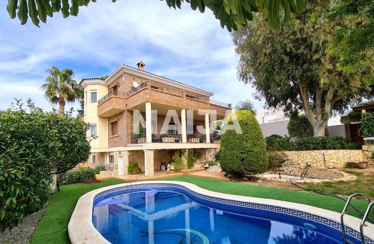 Дом в Рохалесе, Испания, 364 м² - фото 1