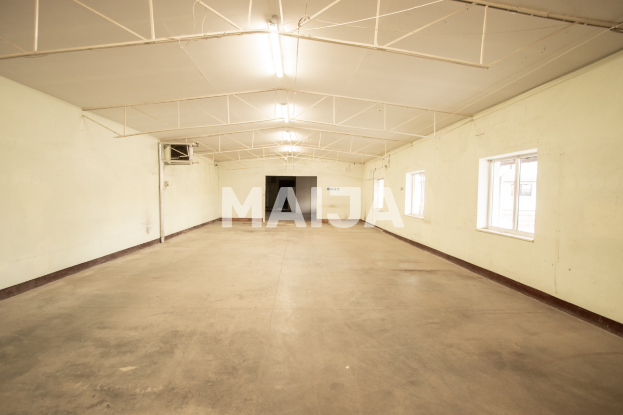 Производство в Риге, Латвия, 2 367 м² - фото 1