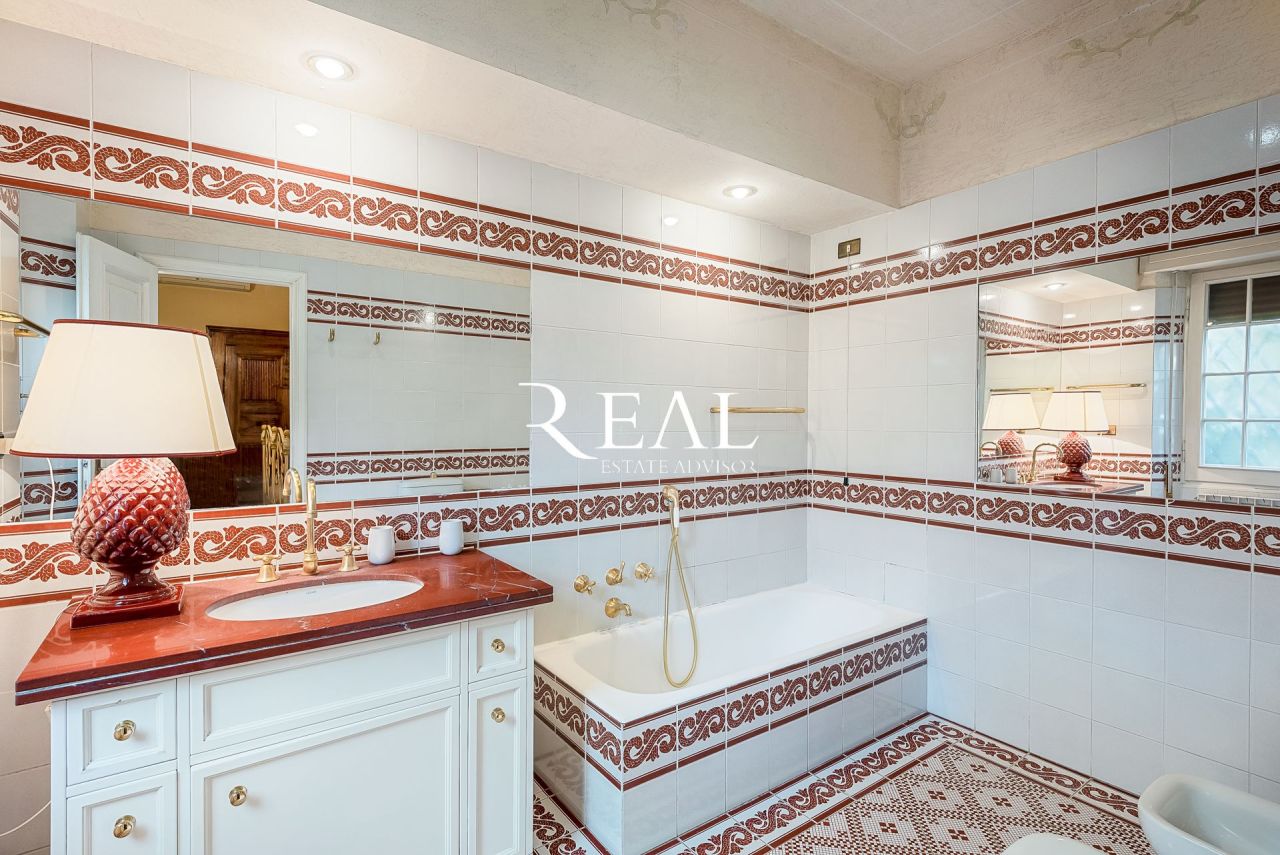 Вилла в Форте деи Марми, Италия, 220 м² - фото 17