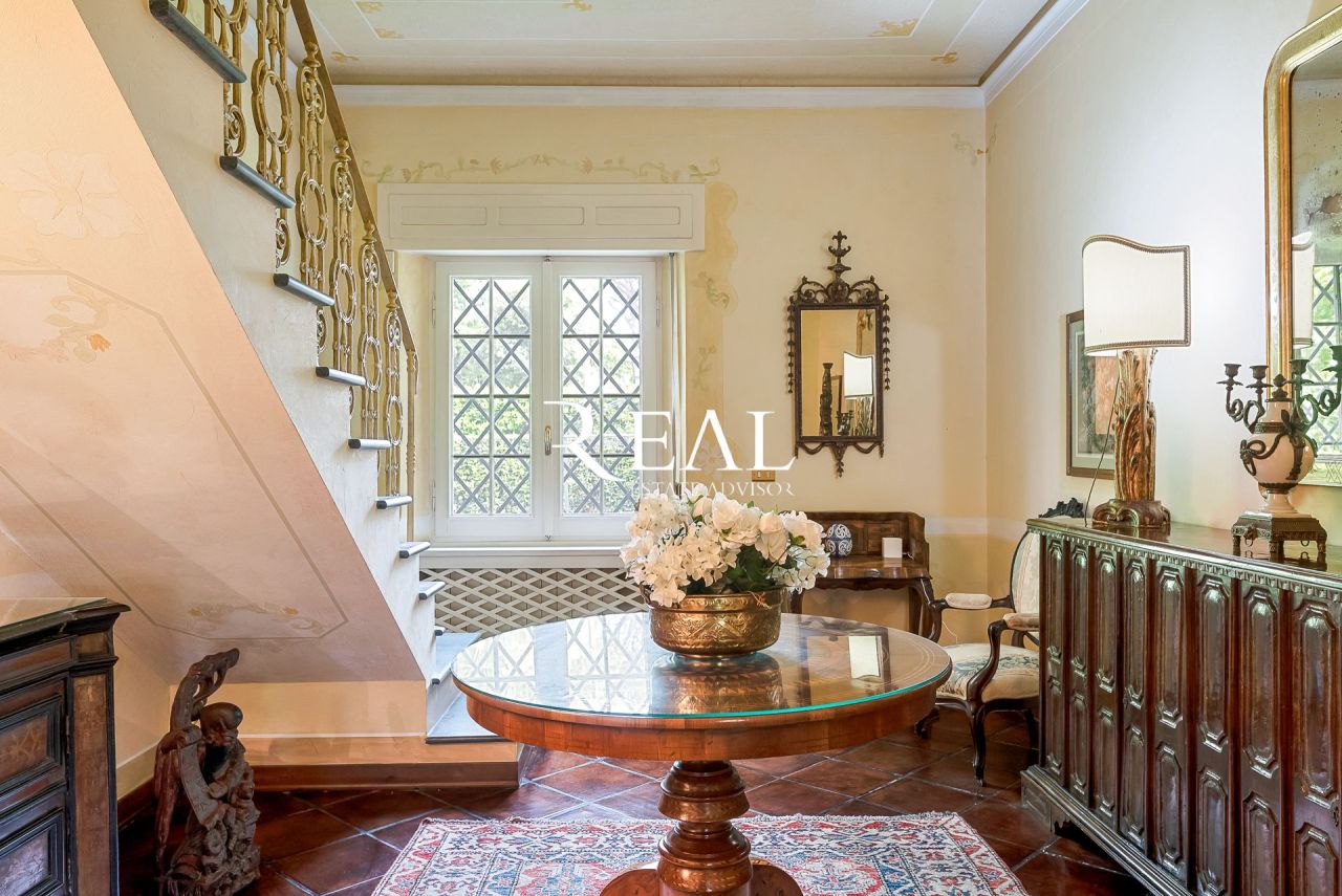 Вилла в Форте деи Марми, Италия, 220 м² - фото 9