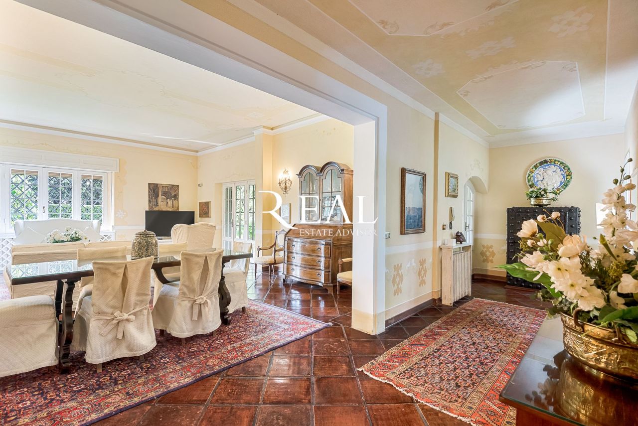 Вилла в Форте деи Марми, Италия, 220 м² - фото 6