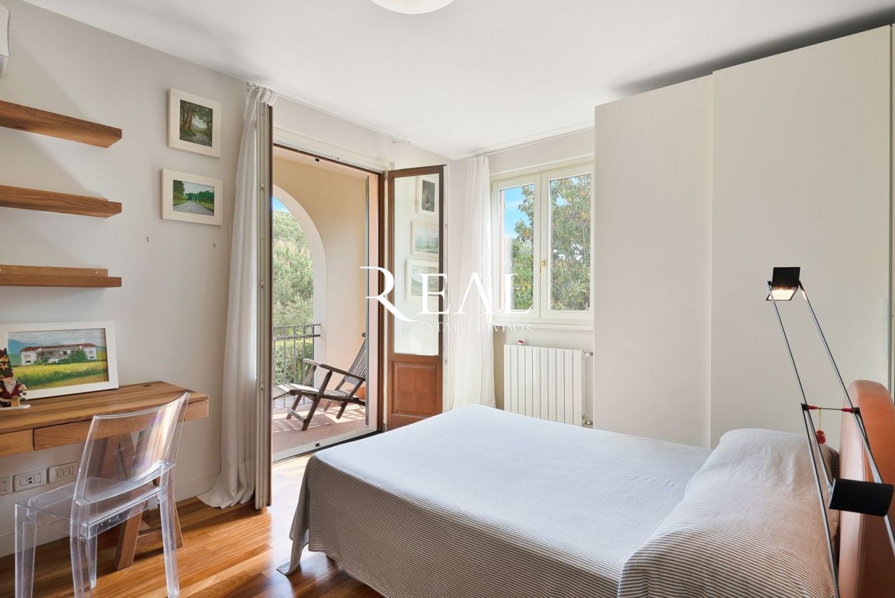 Вилла в Форте деи Марми, Италия, 350 м² - фото 14