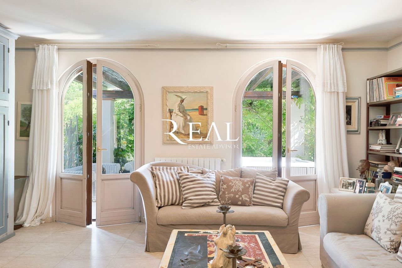 Вилла в Форте деи Марми, Италия, 350 м² - фото 8