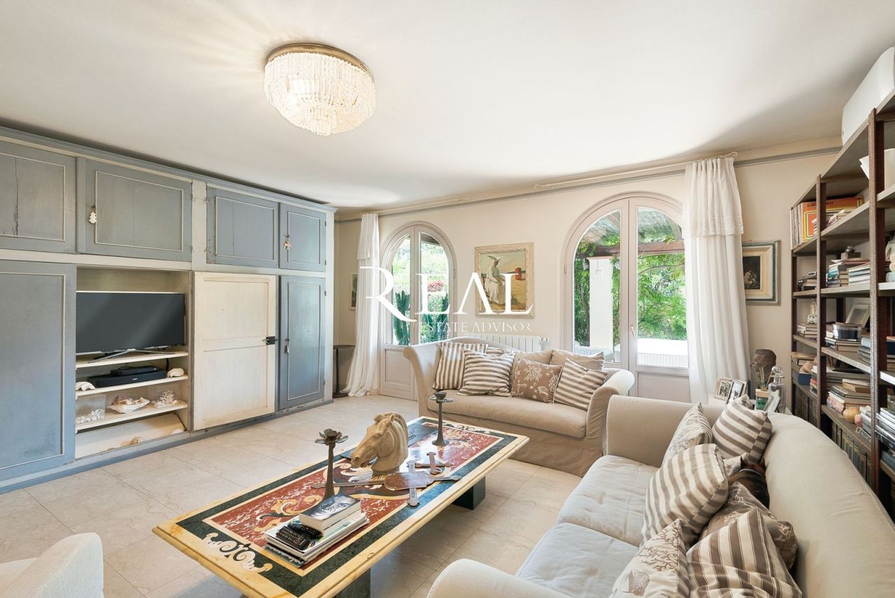 Вилла в Форте деи Марми, Италия, 350 м² - фото 7