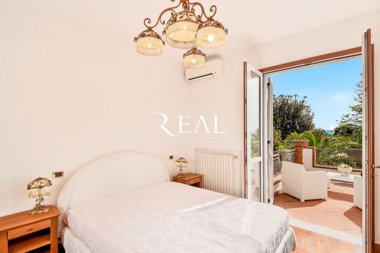 Вилла в Форте деи Марми, Италия, 187 м² - фото 12