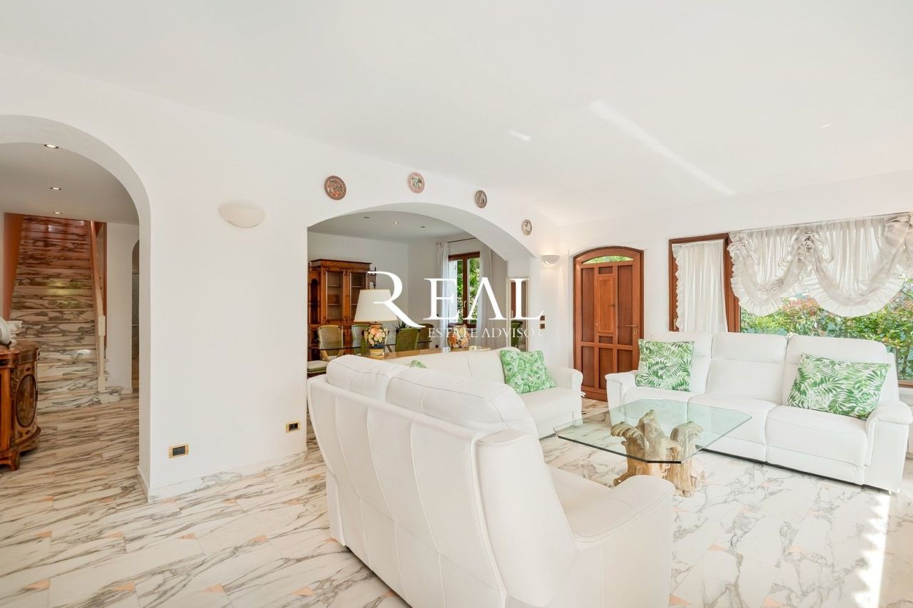 Вилла в Форте деи Марми, Италия, 187 м² - фото 7