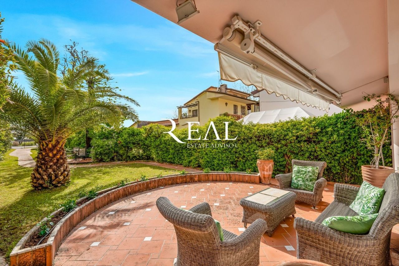 Вилла в Форте деи Марми, Италия, 187 м² - фото 3