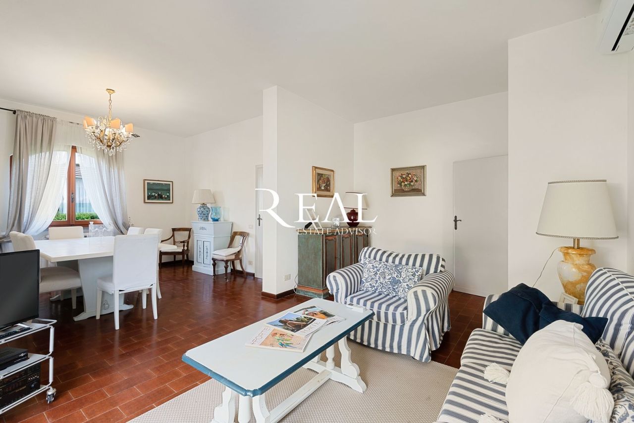 Вилла в Форте деи Марми, Италия, 200 м² - фото 4