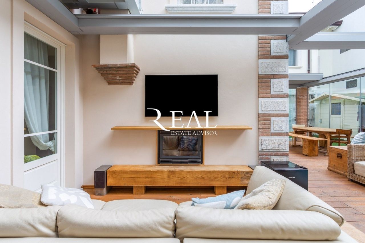 Вилла в Форте деи Марми, Италия, 250 м² - фото 5