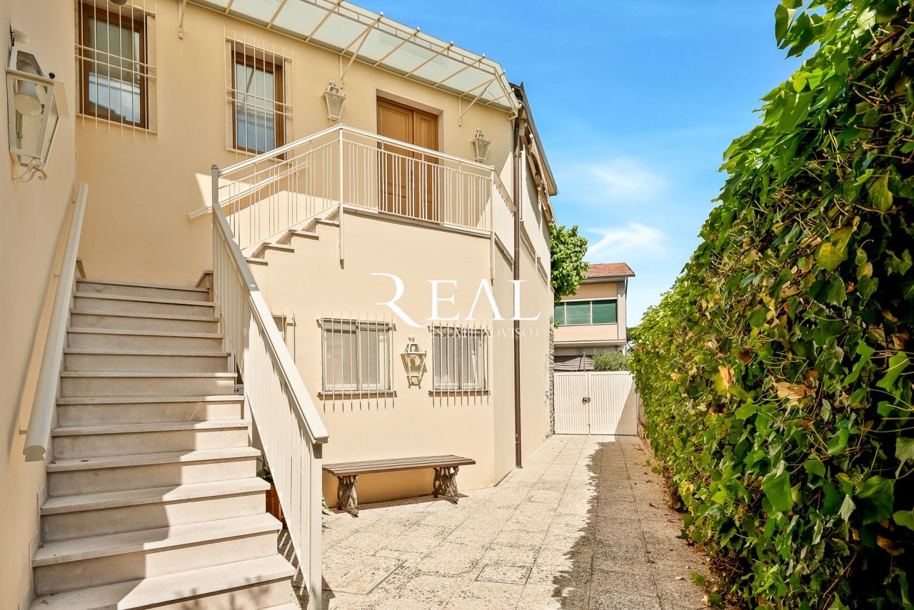 Апартаменты в Форте деи Марми, Италия, 80 м² - фото 2