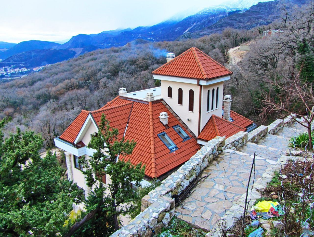 Вилла в Святом Стефане, Черногория, 392 м2 - фото 1