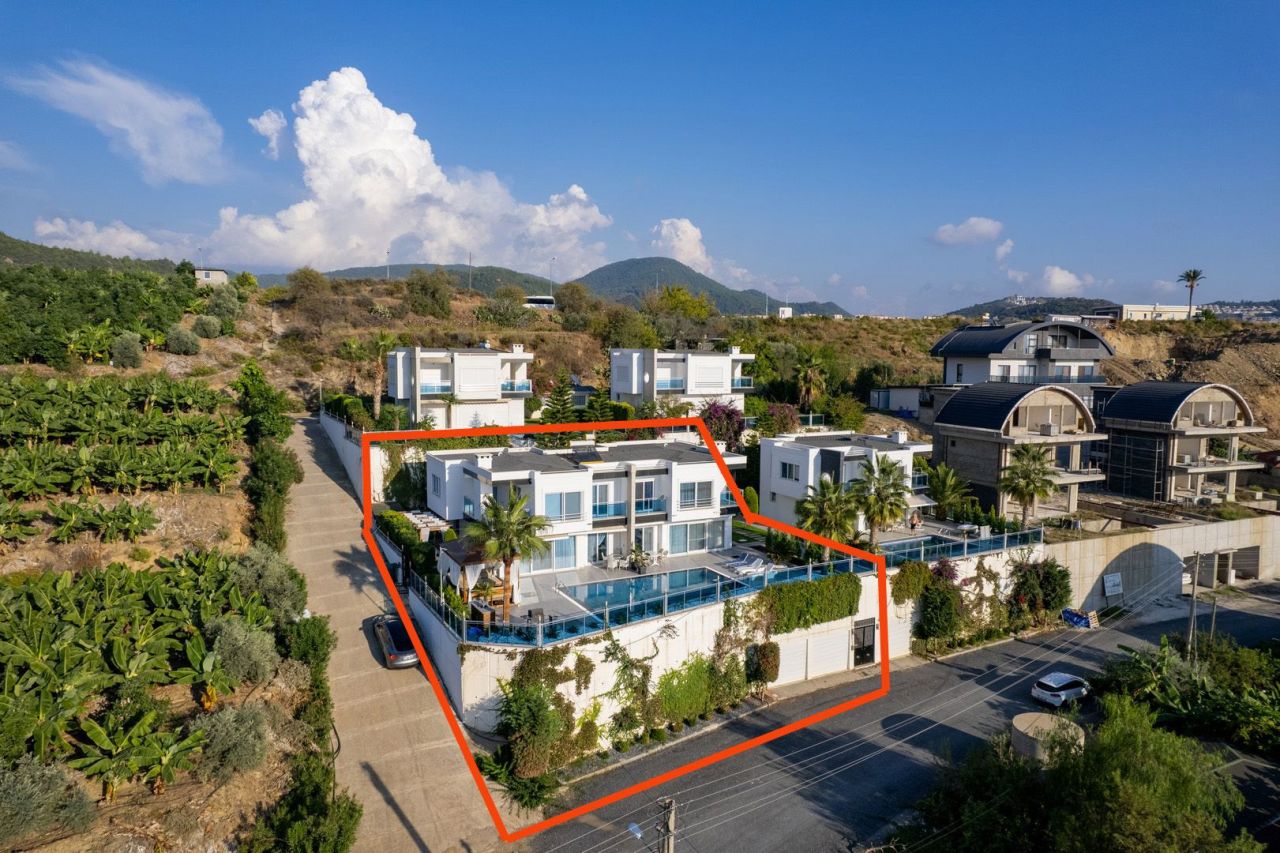 Вилла в Алании, Турция, 395 м² - фото 2