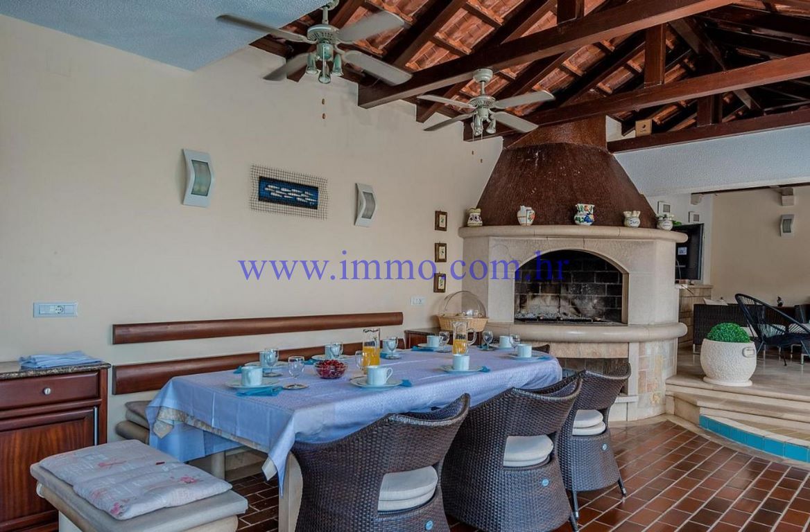 Вилла на острове Брач, Хорватия, 450 м² - фото 3