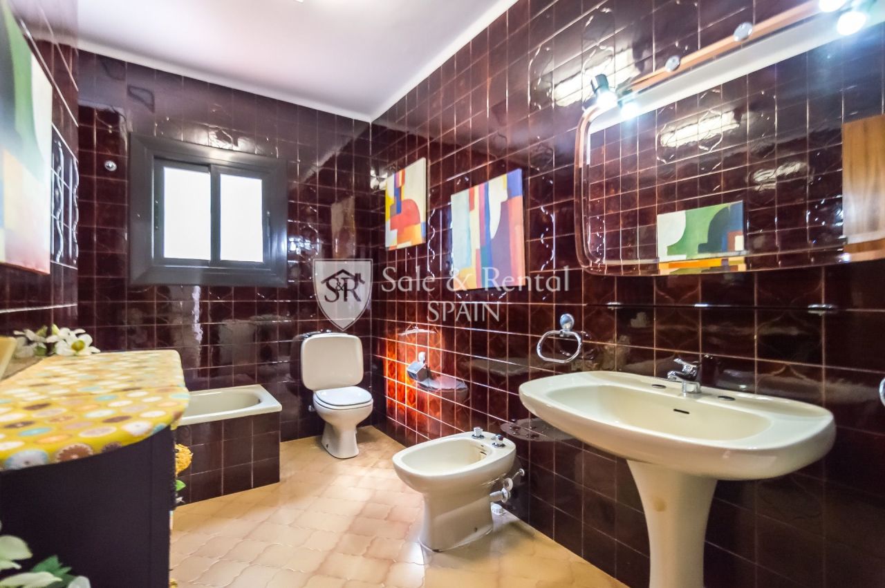 Вилла в Бланесе, Испания, 218 м² - фото 15