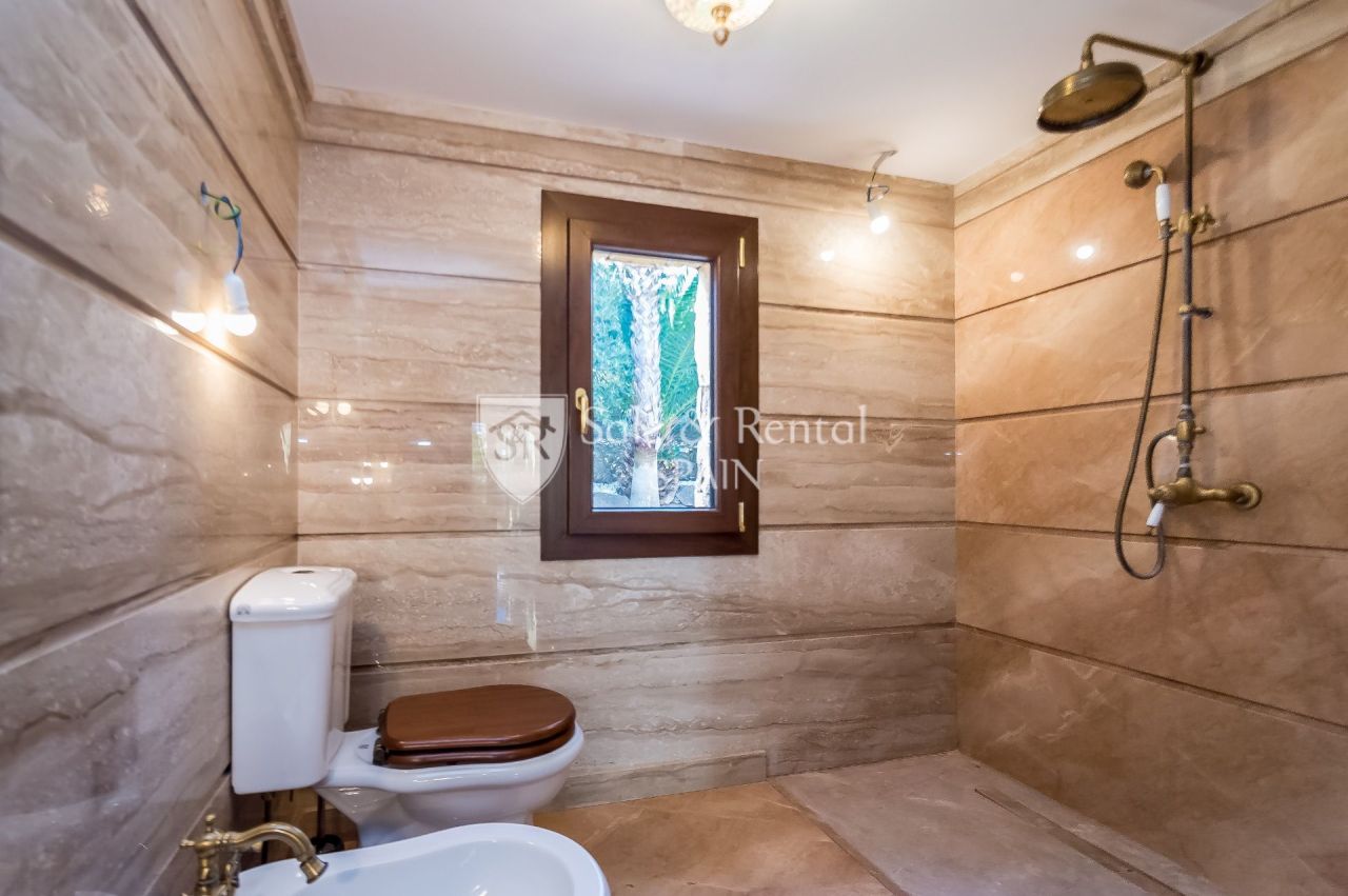 Вилла в Бланесе, Испания, 408 м² - фото 8