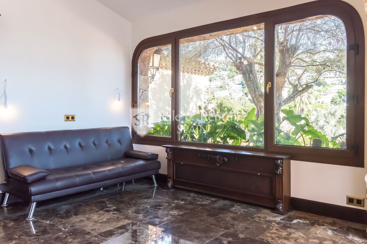 Вилла в Бланесе, Испания, 408 м² - фото 12