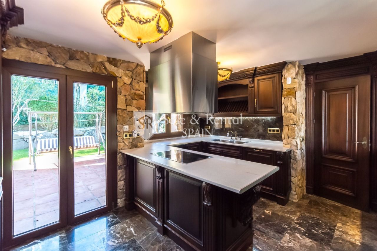 Вилла в Бланесе, Испания, 408 м² - фото 6