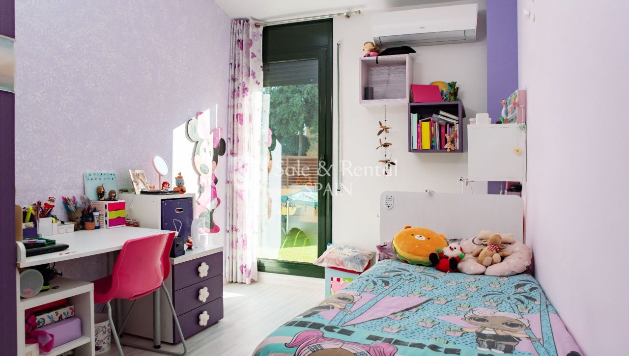 Коттедж на Льорет-де-Мар, Испания, 207 м² - фото 14