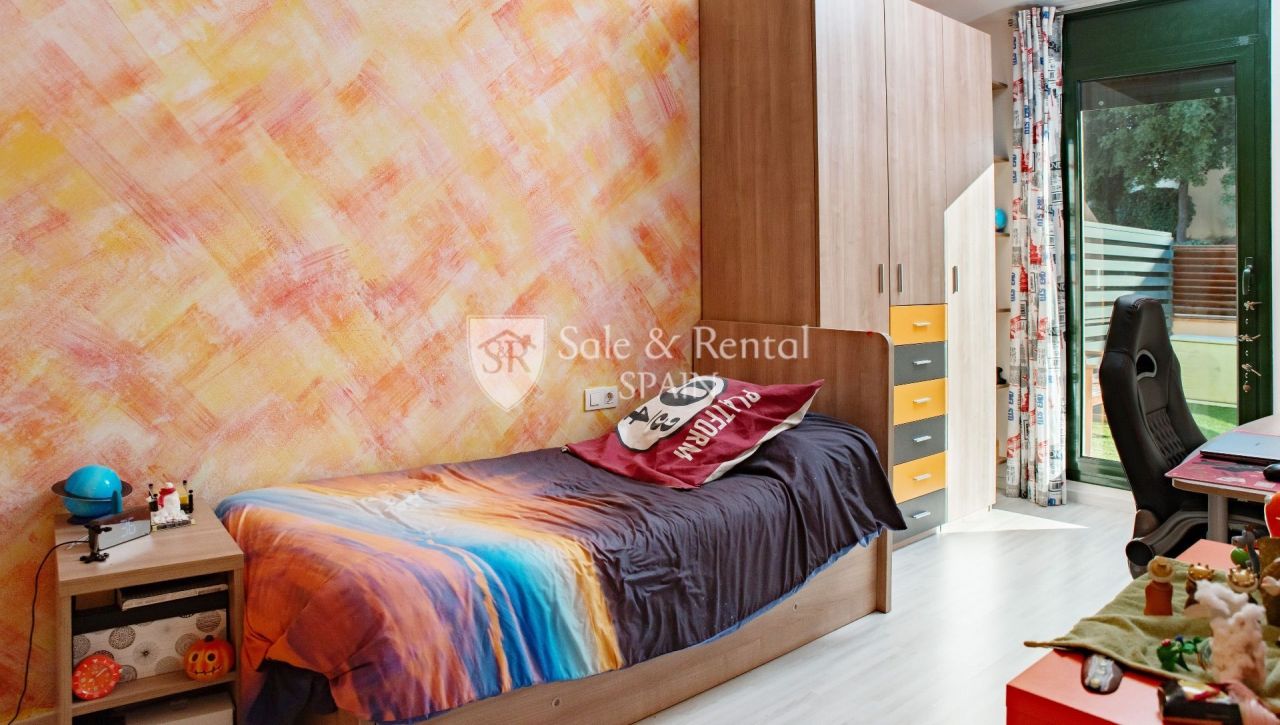 Коттедж на Льорет-де-Мар, Испания, 207 м² - фото 15