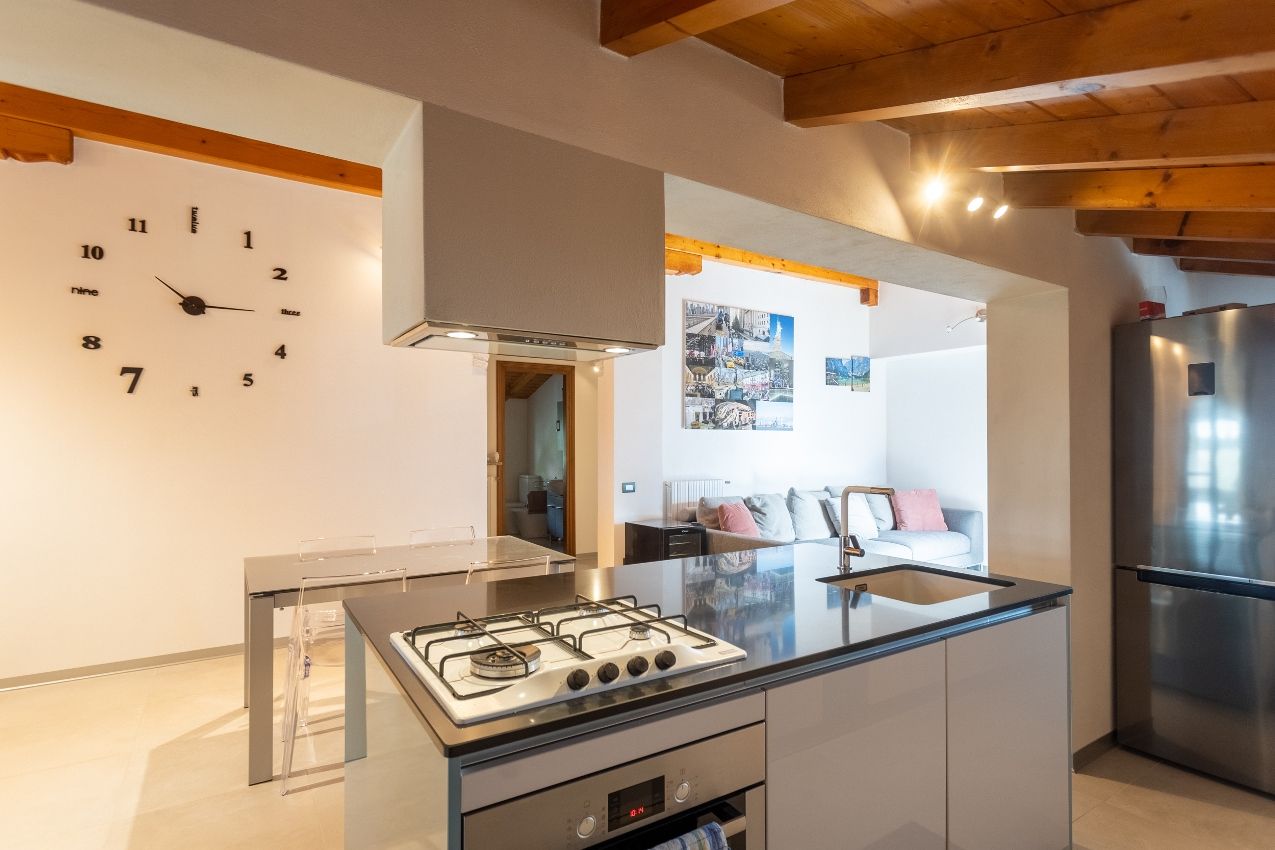 Вилла в Оссуччо, Италия, 400 м² - фото 13