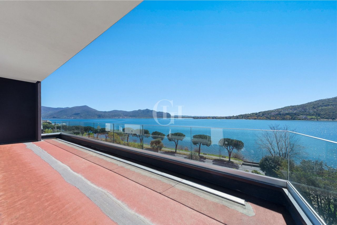 Пентхаус у озера Изео, Италия, 188 м² - фото 7