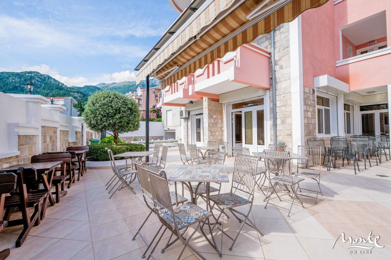 Отель, гостиница в Будве, Черногория, 1 256 м2 - фото 1