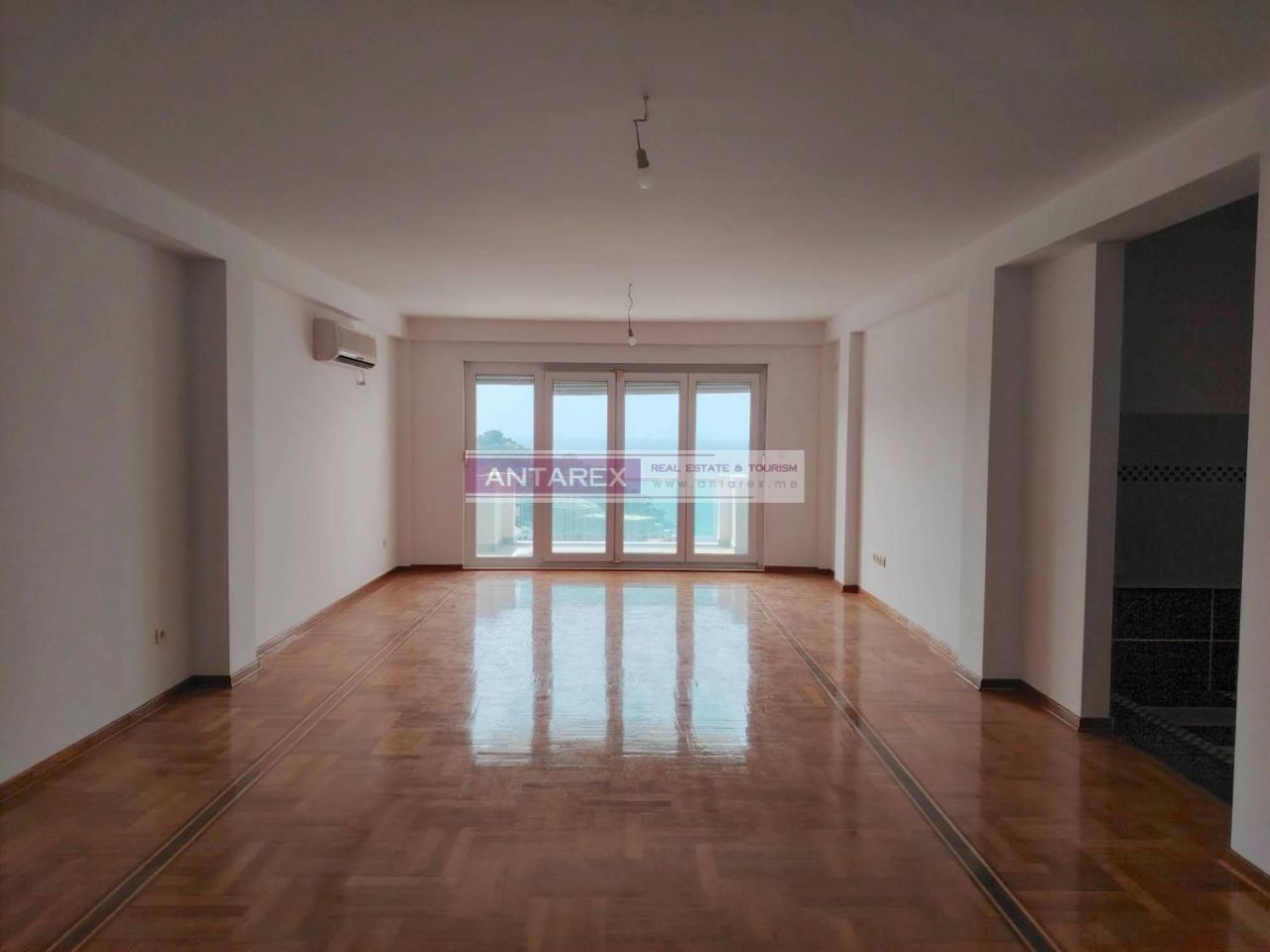 Апартаменты в Петроваце, Черногория, 137 м² - фото 2