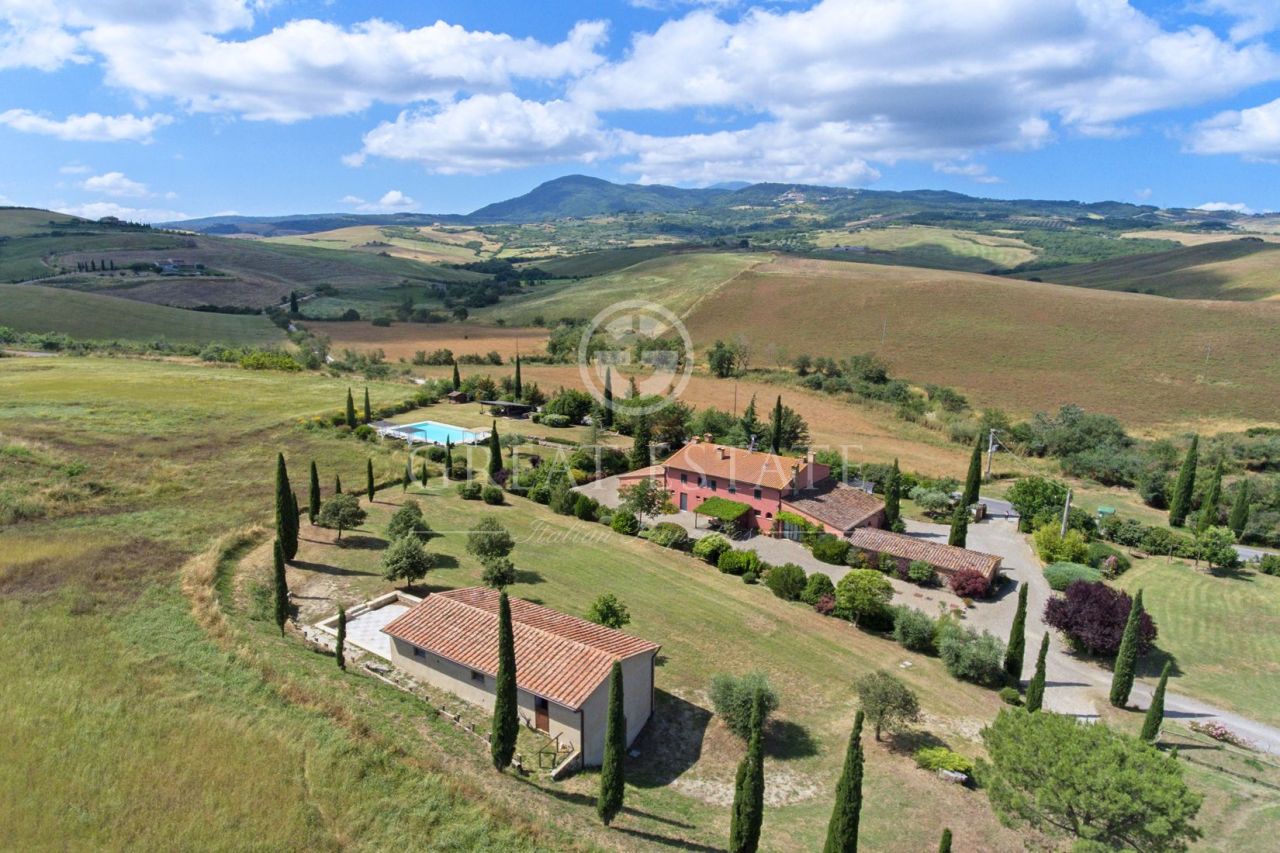 Дом Castiglione d'Orcia, Италия, 644.75 м² - фото 1