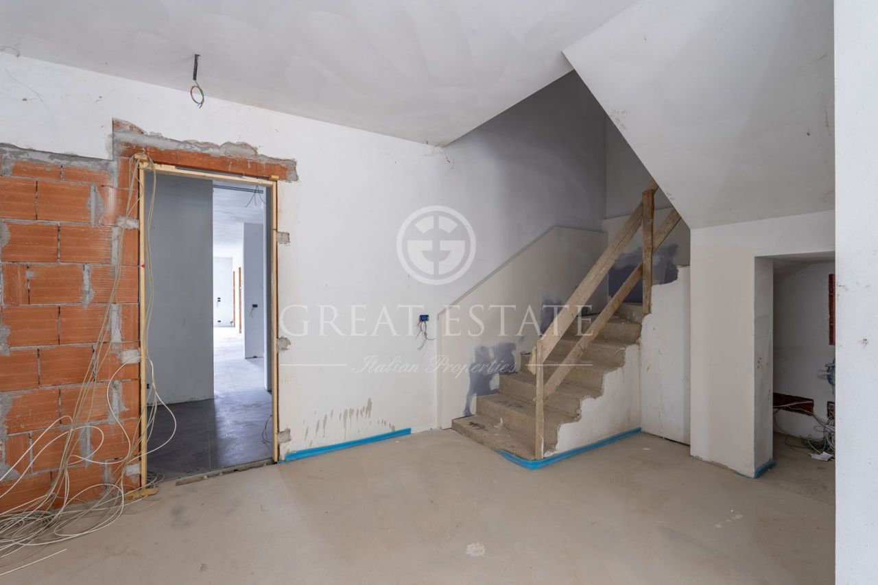 Дом в Ареццо, Италия, 925.6 м² - фото 17