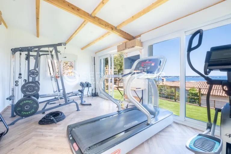 Вилла в Гольф-Жуан, Франция, 225 м² - фото 18