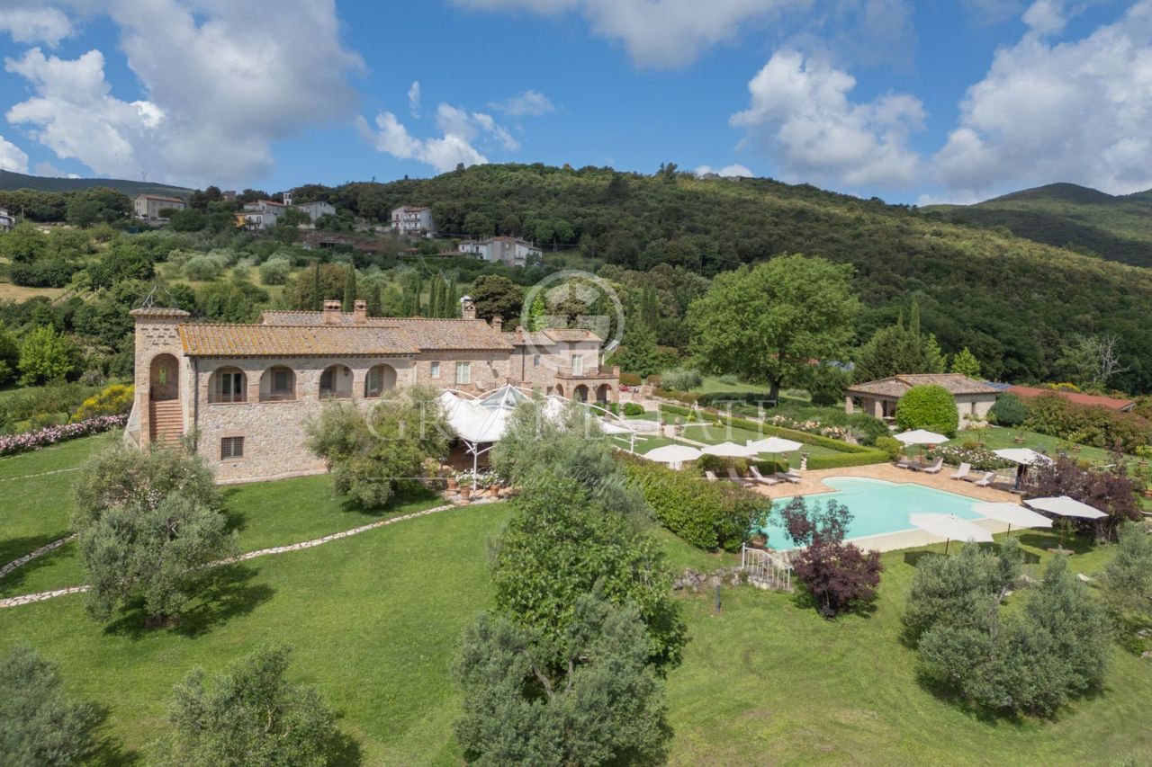 Вилла в Амелии, Италия, 1 202 м² - фото 2