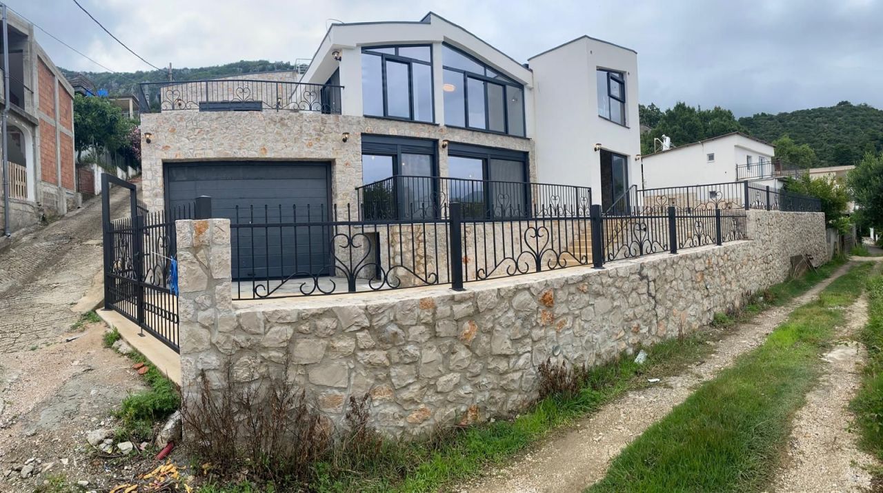 Дом в Баре, Черногория, 257 м2 - фото 1
