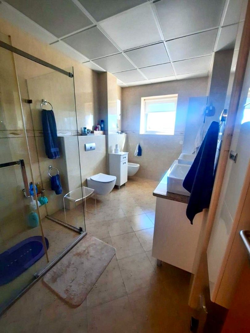 Квартира в Баре, Черногория, 145 м² - фото 8