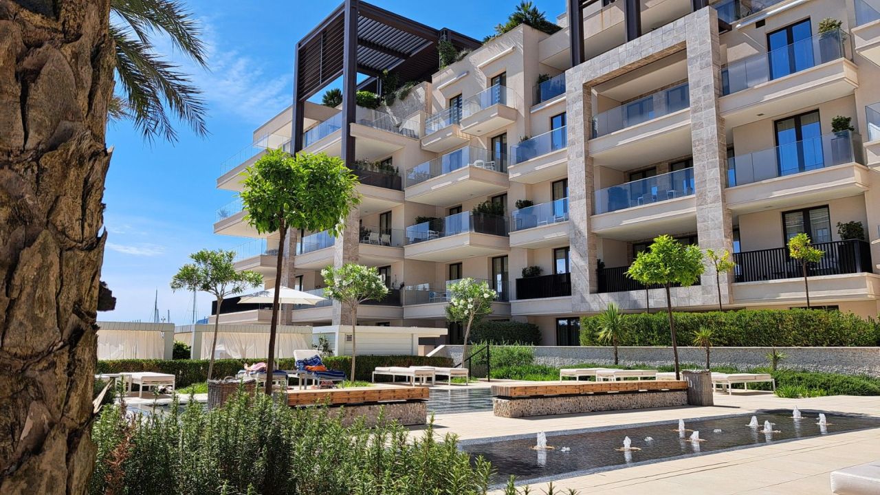 Квартира в Тивате, Черногория, 87 м² - фото 3