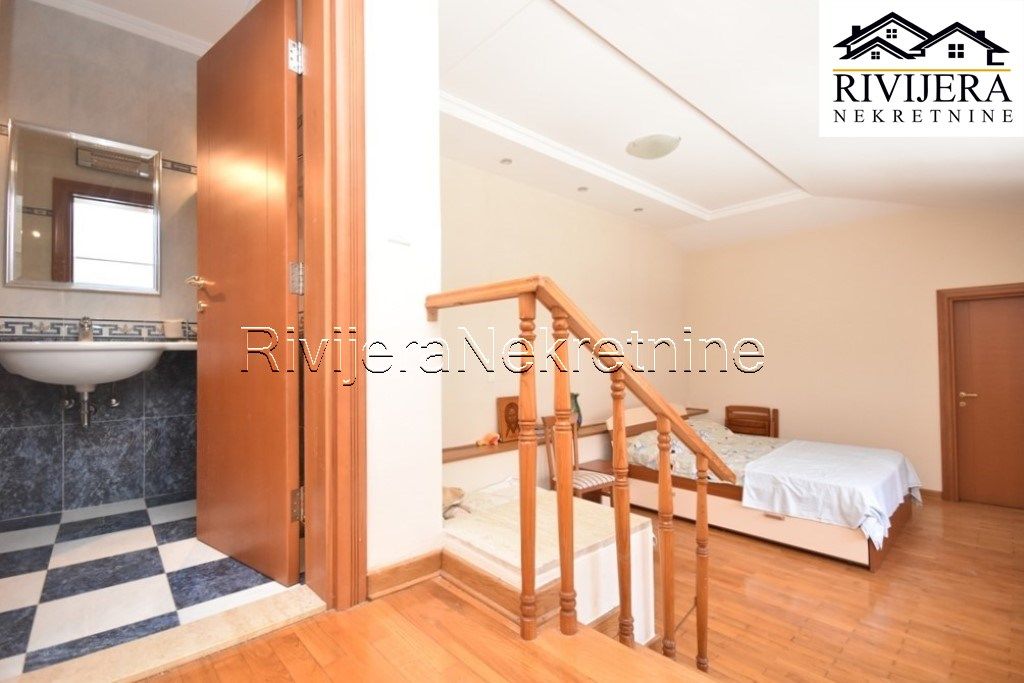 Апартаменты в Херцег-Нови, Черногория, 263 м² - фото 3