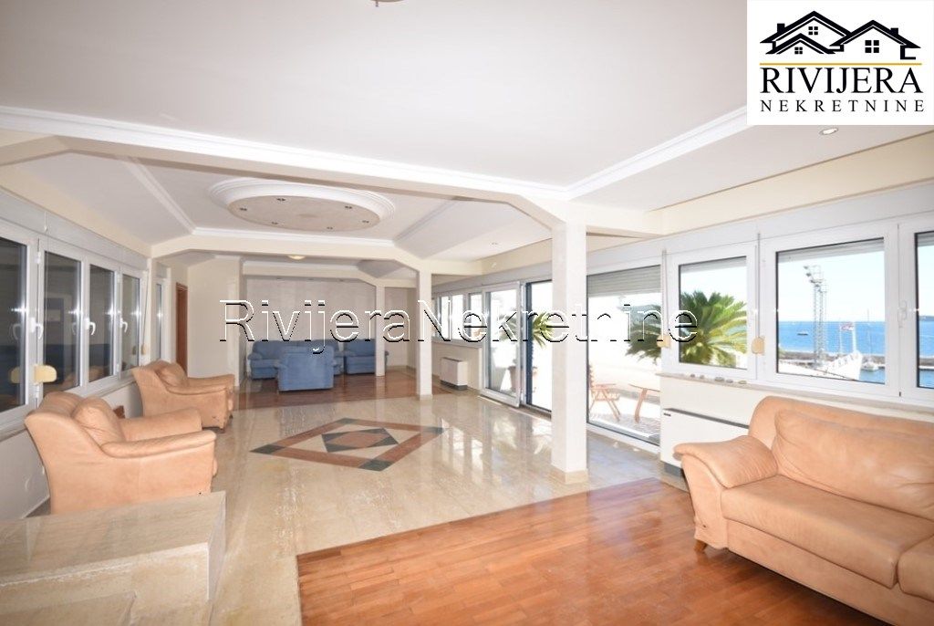 Апартаменты в Херцег-Нови, Черногория, 263 м² - фото 7