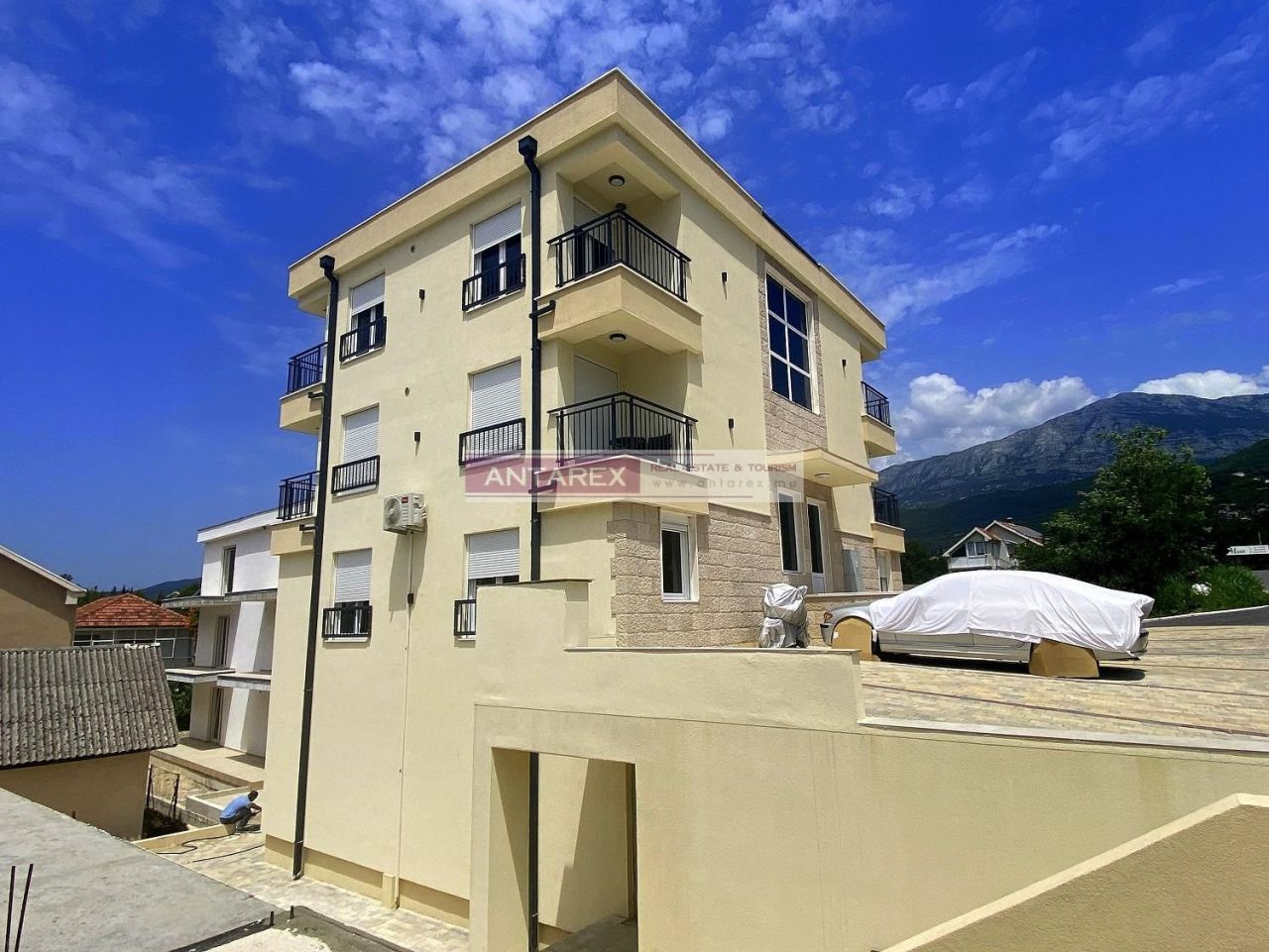 Апартаменты в Игало, Черногория, 85 м² - фото 1