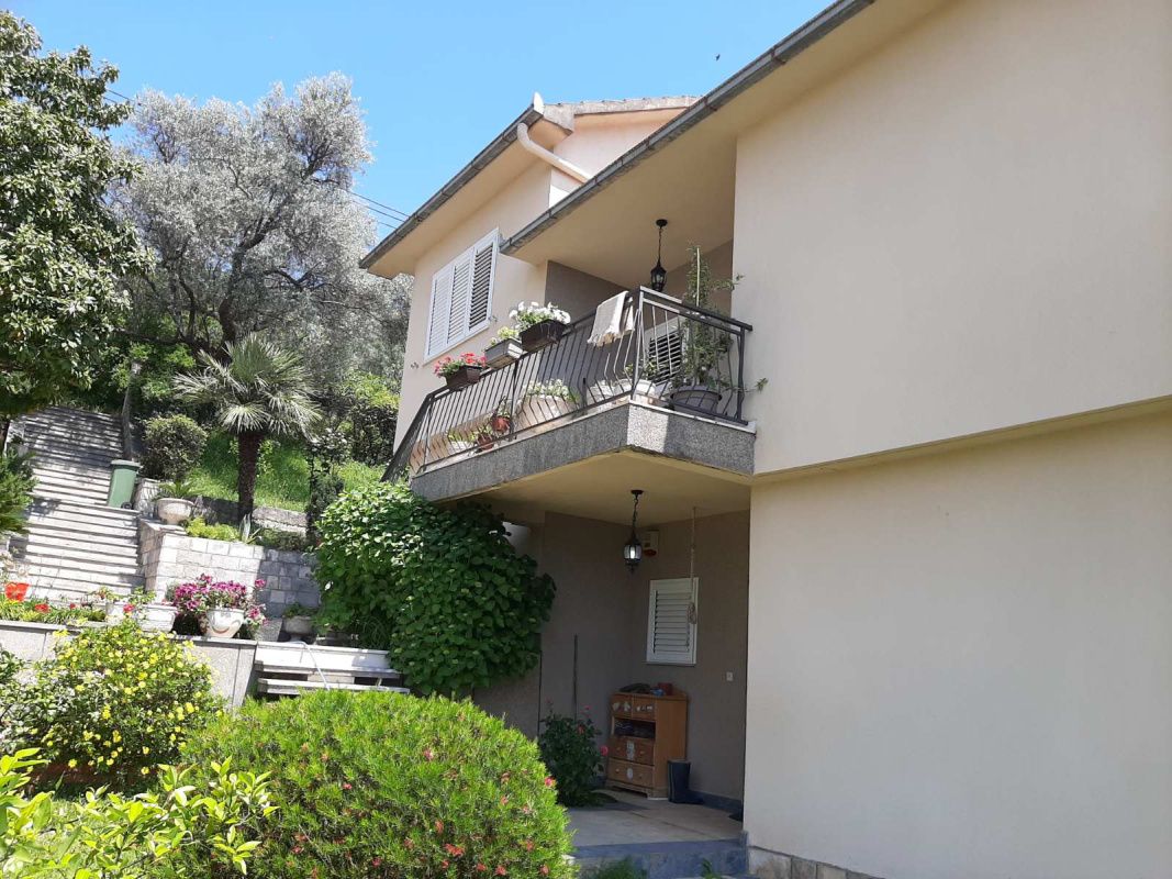 Дом в Тивате, Черногория, 210 м² - фото 2