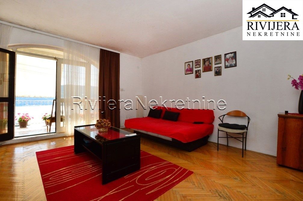 Квартира в Херцег-Нови, Черногория, 111 м² - фото 2