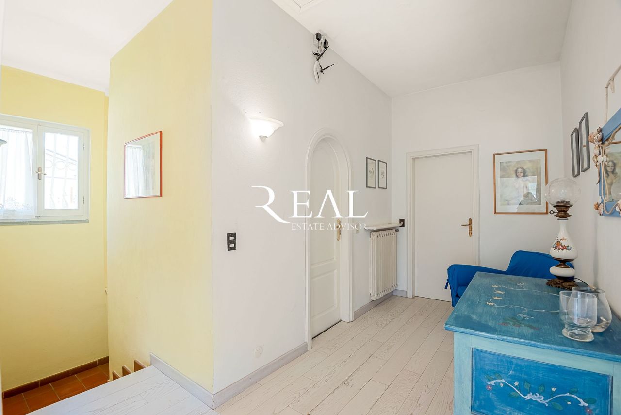 Вилла в Форте деи Марми, Италия, 200 м² - фото 14