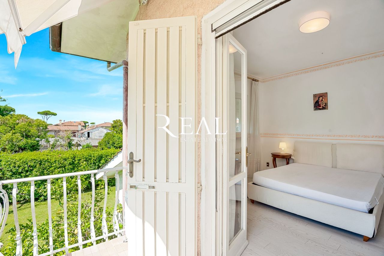 Вилла в Форте деи Марми, Италия, 200 м² - фото 12