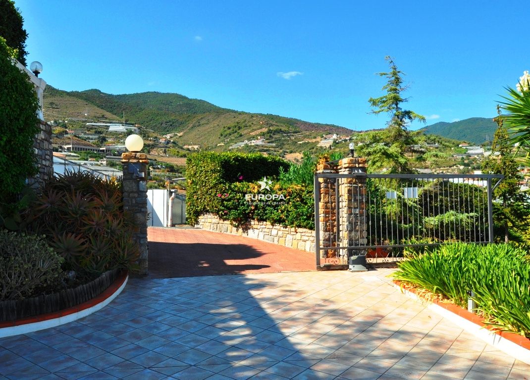 Вилла в Сан-Ремо, Италия, 258 м² - фото 4