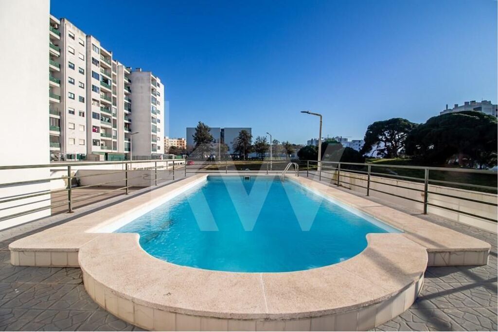 Квартира в Баррейру, Португалия, 150 м2 - фото 1