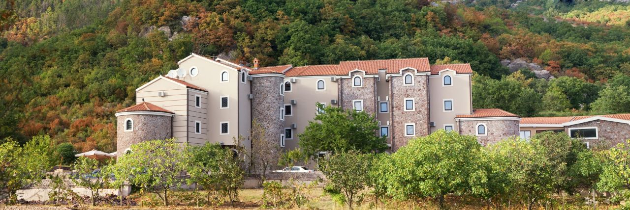 Отель, гостиница в Будве, Черногория, 6 000 м² - фото 2