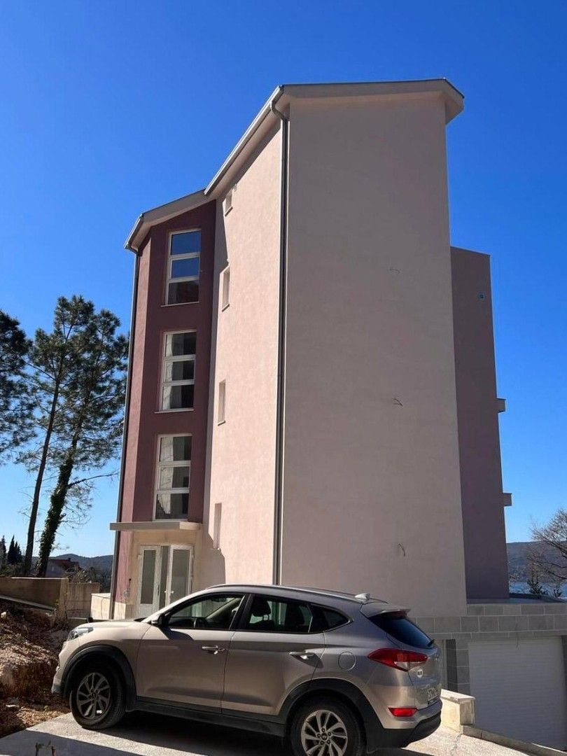 Квартира в Тивате, Черногория, 71 м² - фото 9